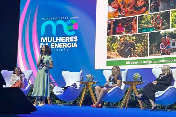 Valcléia-Lima-recebe-prêmio-por-impacto-social-na-Amazônia