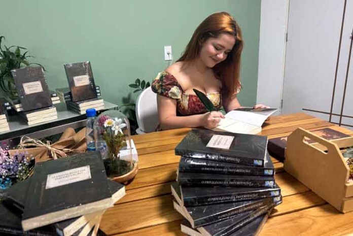 Victória-Melissa-lança-obra-medieval-e-mostra-poder-da-escrita-feminina2