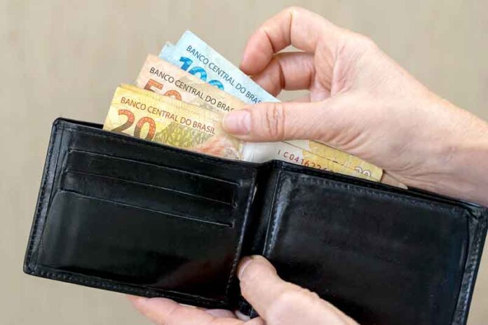 carteira-com-dinheiro