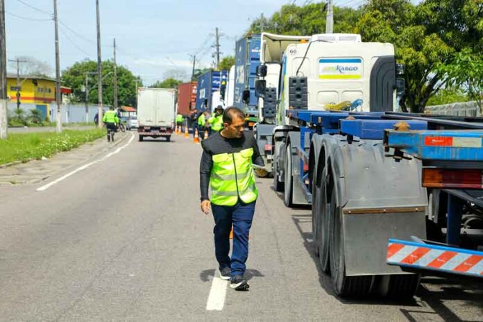 ‘Cavalo-de-Aço’-e-‘Carga-Pesada’-removem-150-veículos-e-aplicam-mais-de-1