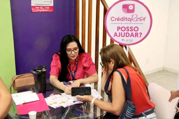 Crédito-Rosa-ganha-destaque-na-Feira-de-Empreendedorismo-e-Inovação-em-Manaus