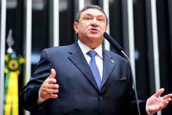 Deputado-federal-Átila-Lins