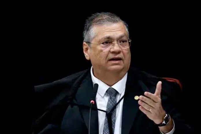 Flávio-Dino-é-insultado-em-voo-para-Brasília
