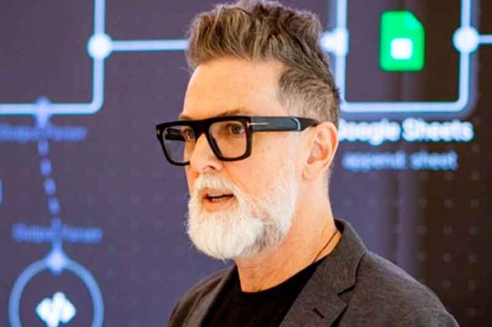 Futurista-Neil-Redding-defende-integração-da-IA-como-agente-ativo-em-equipes-híbridas-de-trabalho