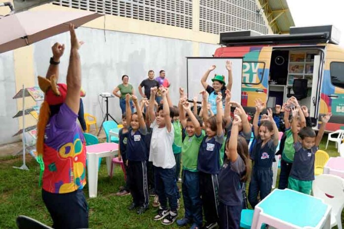 Iranduba-recebe-explosão-cultural-com-biblioteca-móvel-e-tecnologia-de-ponta