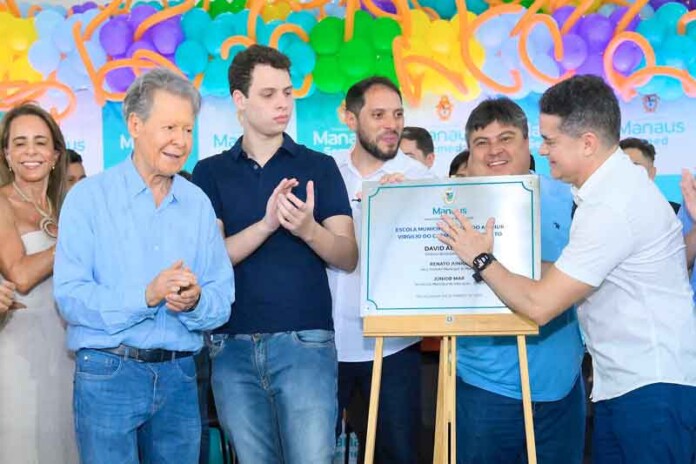 Mais-de-400-alunos-ganharão-futuro-melhor-com-moderna-escola-inaugurada-no-Pau-Rosa