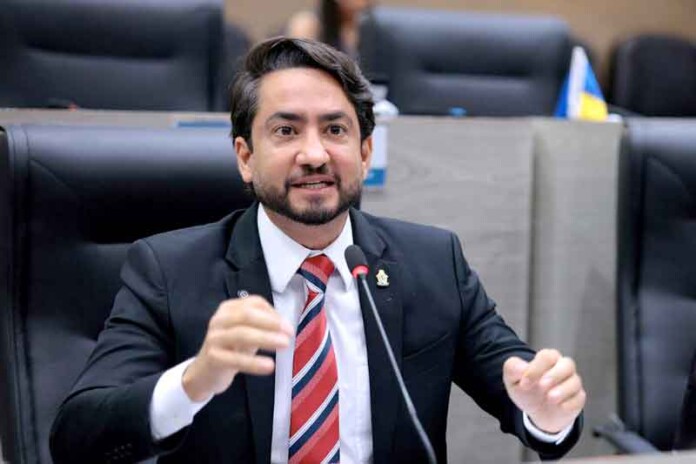 Projeto-de-Diego-Afonso-que-garante-o-ordenamento-urbano-em-regularização-fundiária-é-deliberado-por-unanimidade-na-Câmara-Municipal-de-Manaus