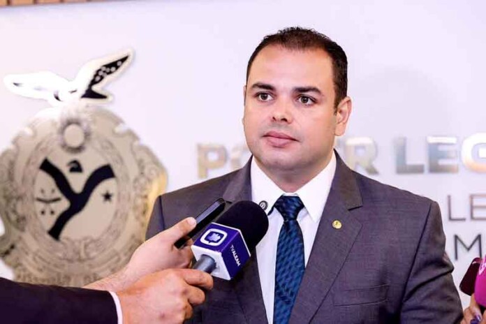 Roberto-Cidade-sanciona-lei-que-fortalece-empreendedorismo-e-inovação-fora-da-capital