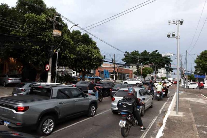 Zona-Oeste-lidera-autuações-de-trânsito-em-Manaus,-mas-acidentes-caem-29%