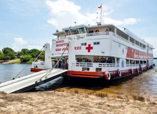 Barco Hospital chega a Beruri com atendimentos e cirurgias gratuitas