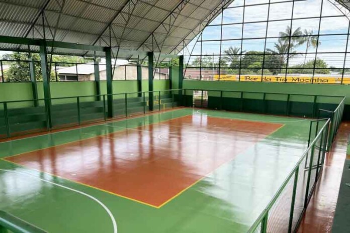 Canutama-ganha-novo-visual-com-ruas-asfaltadas,-LED-e-ginásio-modernizado
