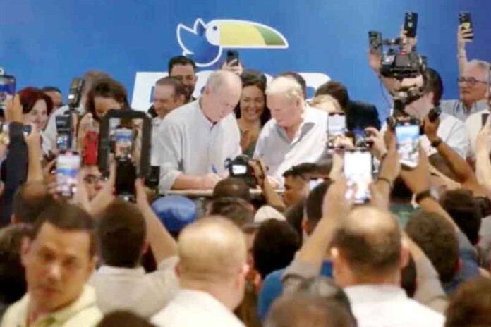 Ciro-Gomes-oficializa-retorno-ao-PSDB-e-acusa-PT-de-corrupção-sem-limites