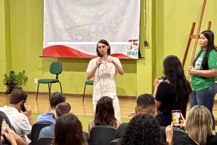 Deputado-Amom-movimenta-o-Baixo-Amazonas-com-entregas,-reuniões-e-ações-históricas