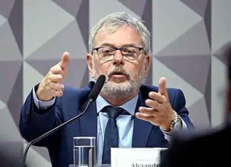 Ex-diretor do INSS cai no fogo cruzado da CPMI e tenta explicar fortuna misteriosa