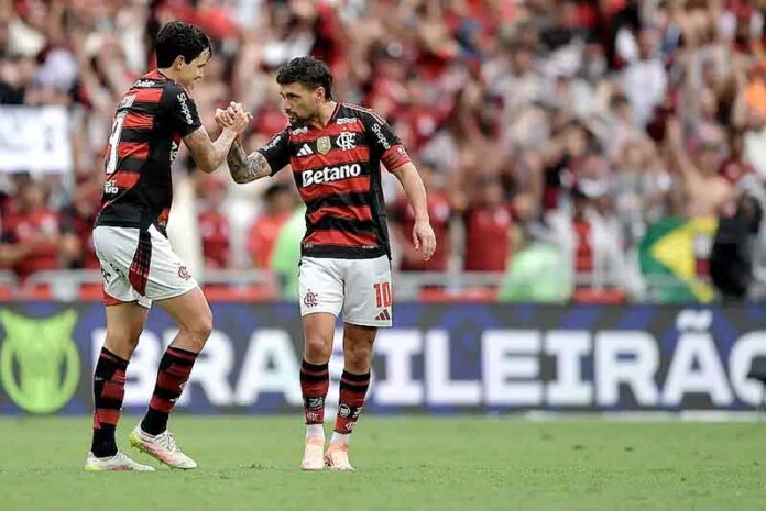 Flamengo-bate-o-Palmeiras-em-confronto-direto