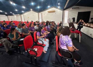 Heróis de jaleco: servidores de Manaus aprendem técnicas para proteger a vida dos idosos