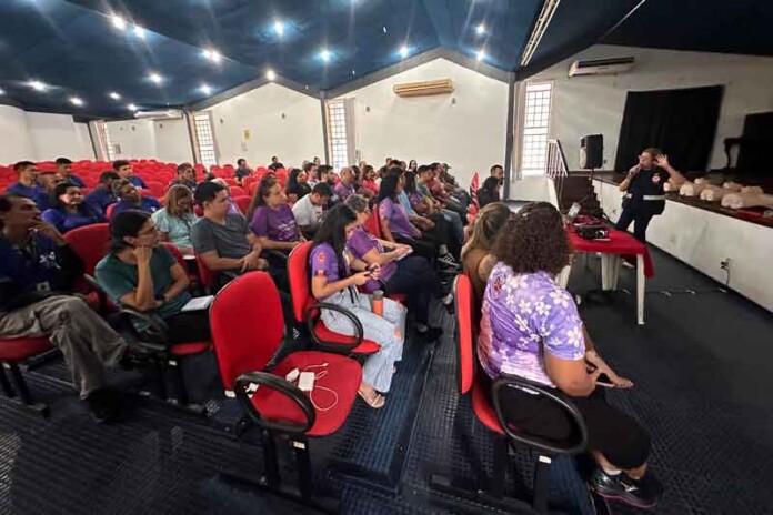 Heróis-de-jaleco-servidores-de-Manaus-aprendem-técnicas-para-proteger-a-vida-dos-idosos