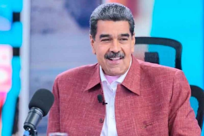Maduro-e-Trump-se-enfrentam-em-novo-duelo-de-poder-nas-Américas