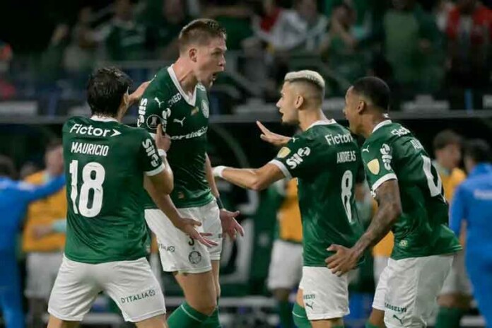 Palmeiras-atropela-a-LDU-e-vai-à-final-da-Libertadores-em-virada-lendária