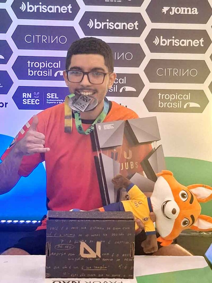 Pedro-Henrique-leva-o-Amazonas-ao-pódio-do-futebol-eletrônico-nos-JUBs-em-Natal