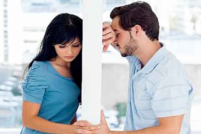 Quando-a-falta-de-confiança-corrói-o-amor-Relacionamento-Casal