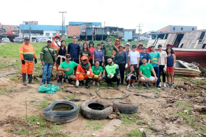 Rio-Negro-clama-por-socorro-e-voluntários-atendem-o-chamado-em-mutirão-em-Manaus
