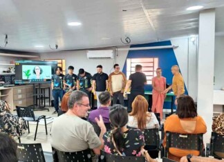 Do giz ao chip! Robôs invadem escolas de Manaus e despertam jovens gênios