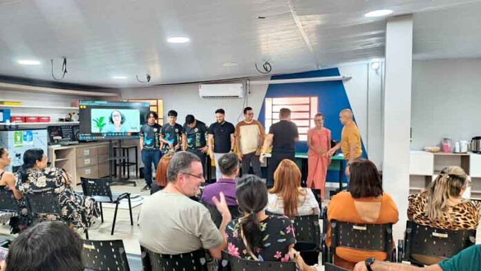 Robôs-invadem-escolas-de-Manaus-e-despertam-jovens-gênios