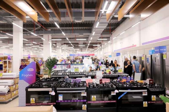 TVLAR-inaugura-superloja-e-anuncia-planos-ousados-de-expansão