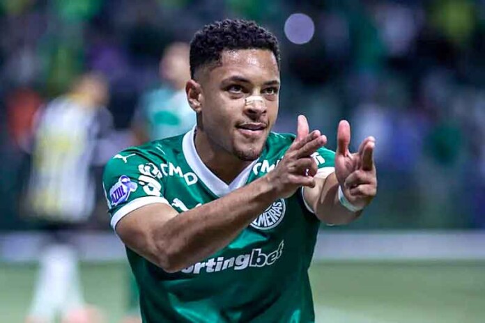 Abel-dá-aula,-Vitor-Roque-resolve-e-Palmeiras-segue-soberano-no-Brasileirão