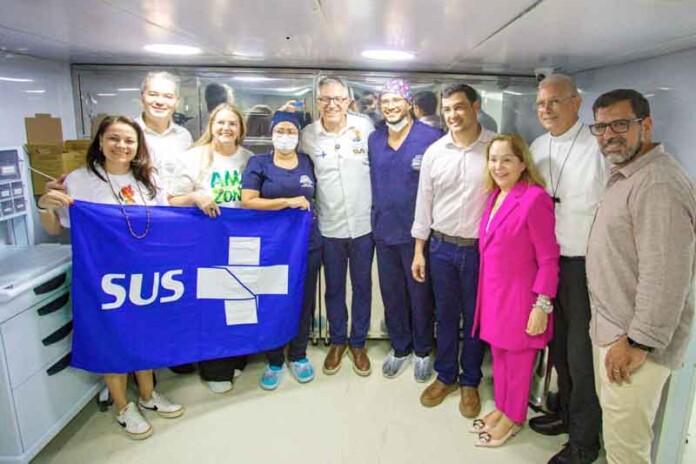 Amazonas-vira-estrela-da-COP30-com-hospital-flutuante,-UTIs-aéreas-e-saúde-via-celular