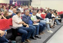 Profissionais que transformam palavras em encantamento são homenageados em Manaus