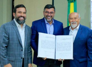 Belarmino Lins assume comando da Jucea em cerimônia no Palácio do Governo