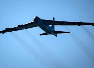 EUA realizam novo sobrevoo militar próximo à Venezuela e aumentam tensões