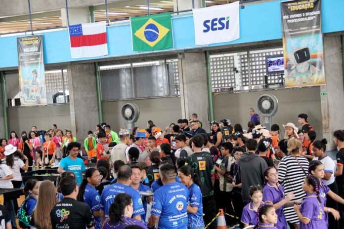 Equipes-de-vários-estados-reunidas-em-um-grande-encontro-de-tecnologia,-inovação-e-valores-FIRST