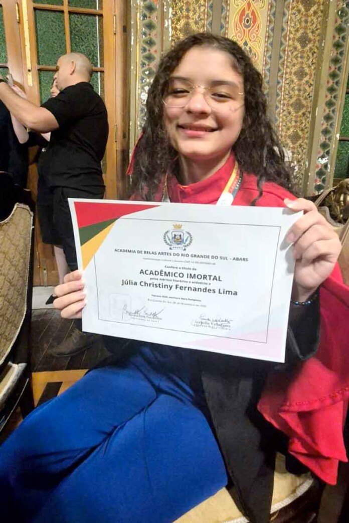 Escritora-amazonense-toma-posse-na-Academia-de-Belas-Artes-do-Rio-Grande-do-Sul