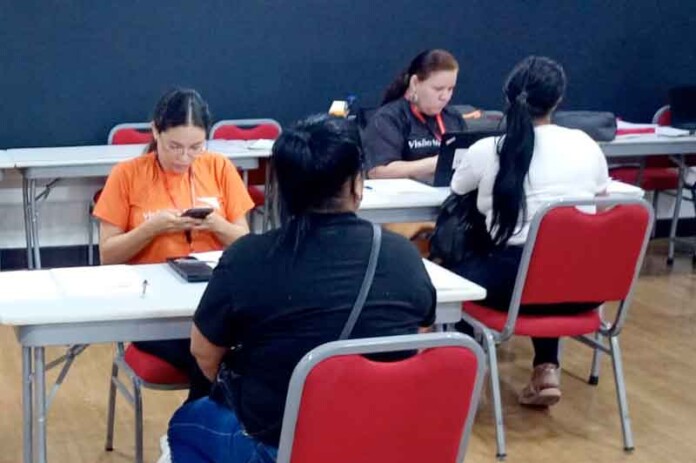 Feira-de-empregabilidade-oferece-mais-de-100-vagas-para-refugiados-e-brasileiros-em-Manaus