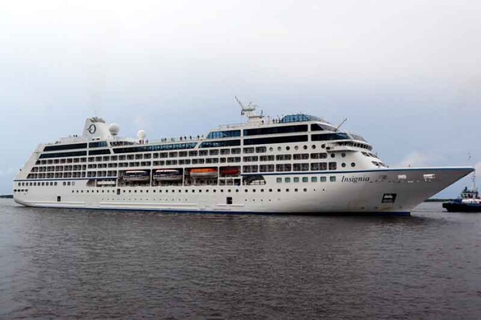 Insignia-inaugura-temporada-de-cruzeiros-no-Amazonas-com-quase-mil-visitantes