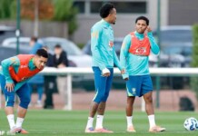 Militão vira lateral enquanto Ancelotti nega crise na defesa