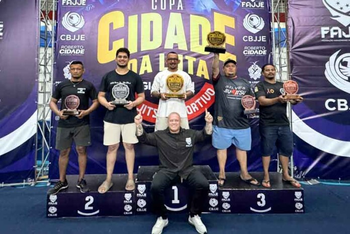 Nabil-JJ-é-campeã-geral-da-Copa-Cidade-da-Luta-de-Jiu-Jítsu-Esportivo