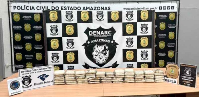 Polícia-Civil-do-Amazonas-apreende-60-quilos-de-cocaína-escondidos-em-caminhonete