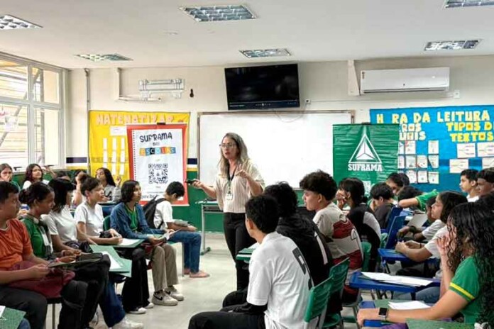 Projeto-da-Suframa-revela-segredos-da-ZFM-e-transforma-visão-de-estudantes-em-Manaus1