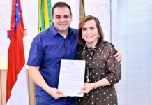 Yara Lins apresenta projeto que promete recompor salários do TCE