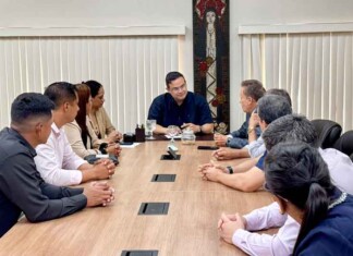 Vereadores de Boca do Acre invadem Manaus e arrancam promessa direta do governador