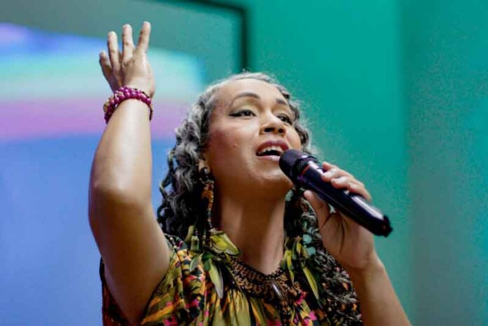 Wendy-Lady-promete-incendiar-o-palco-do-FAM-com-show-vibrante-e-repertório-autoral!