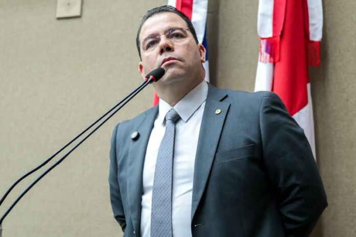 Wilker-Barreto-denuncia-rombo-bilionário-em-contrato-da-Saúde-do-Amazonas