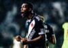 Vasco surfa no temporal e afunda o Inter com goleada de 5 a 1 em São Januário
