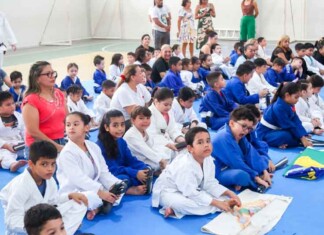 Projeto de artes marciais nas escolas surpreende ao dobrar número de alunos em 2 anos