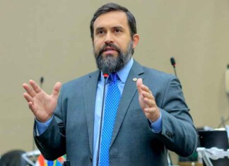 PL de Dr. George Lins leva informações de hospitais para rodovias do Amazonas