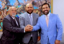 Dr. George Lins distingue prefeito Nicson Marreira com a Medalha Ruy Araújo